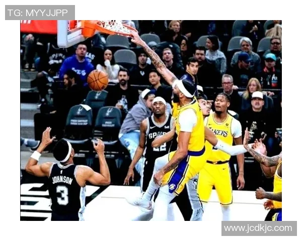 湖人对阵雷霆精彩全场回放下半场精彩瞬间回顾与分析