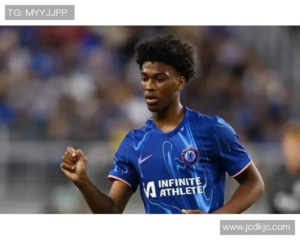 TA：切尔西垂青19岁后卫阿昌庞，未来会给他更多进场时刻